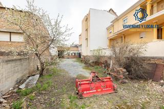 Terreny residencial a Casco Histórico. Gran oportunidad en churriana de la vega  terreno con potencial!