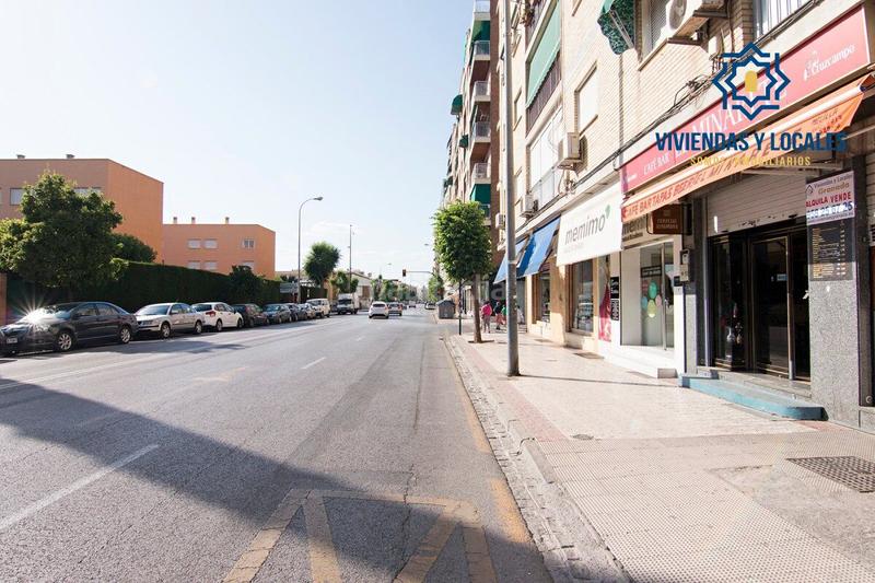 Foto 32445d74-f6c1-4a38-8aa0-a6ce32083a23. Locale commerciale in Camino de Ronda Granada