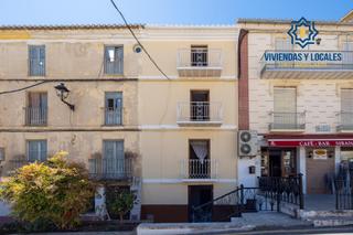 Casa adossada a Alhama de Granada. Edificio a reformar con gran potencial en alhama de granada