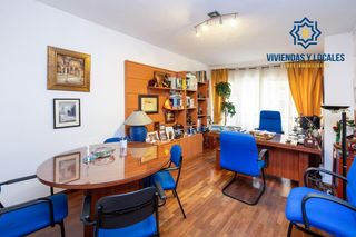 Pis  Calle trajano. Gran piso en plaza de menorca con plaza de garaje y trastero.