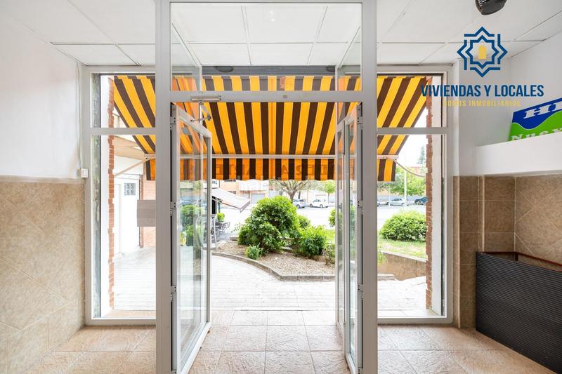 Foto 4d14a0d8-015d-4677-b73e-ebeb8aa682f0. Geschäftsraum in calle gabriel mistral 2 in parque nueva Granada Granada