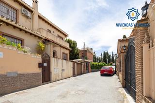 Casa adossada a Cájar
