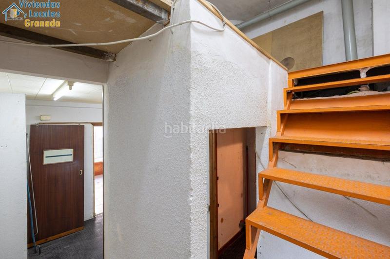 Foto 1a5011ba-fafa-4322-aa0e-3a6682f57e6a. Alquiler local comercial  ideal para instalar tu negocio. Pajaritos, entre caleta y renfe en Granada