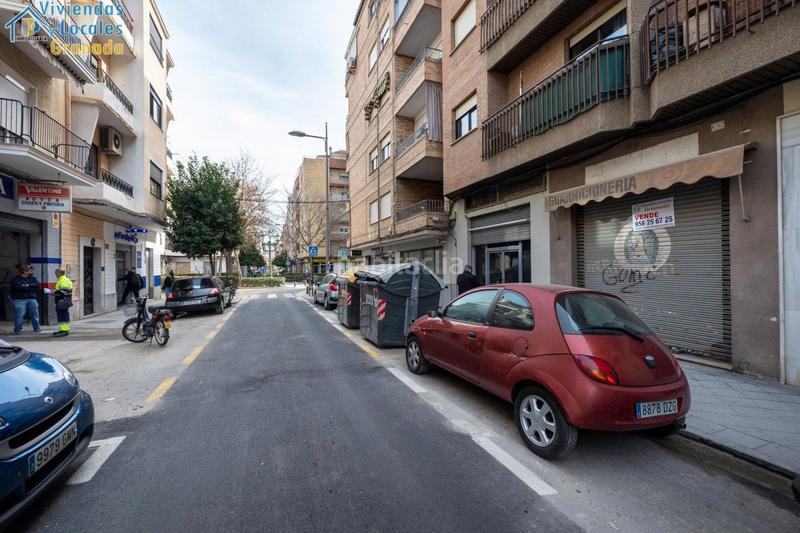 Foto 1cb5dd31-6840-462c-ad4f-7a1fdcf07677. Alquiler local comercial  ideal para instalar tu negocio. Pajaritos, entre caleta y renfe en Granada