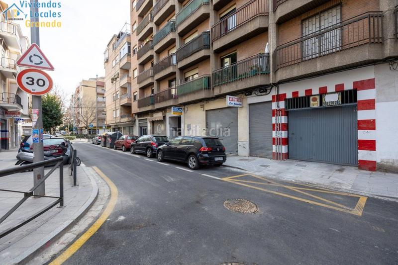 Foto 4250c586-401e-40d0-a3d2-96245a85eae0. Alquiler local comercial  ideal para instalar tu negocio. Pajaritos, entre caleta y renfe en Granada