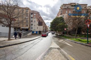 Aparcament cotxe a Angustias - Chana - Encina. Comoda plaza de garaje en villarejo, junto camino de ronda. cerc