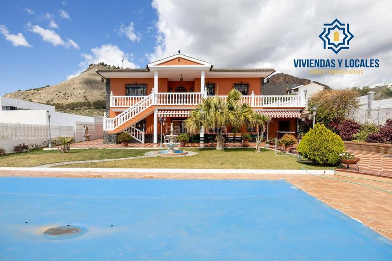 Foto 1b10bbb7-db2f-4c4d-b327-4b6988e555a6. Casa espectacular casa independiente con piscina en Atarfe