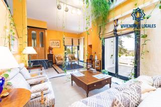 Xalet a Calle zorahaida 8. Exclusiva vivienda en el serrallo con jardín, apartamento indepe
