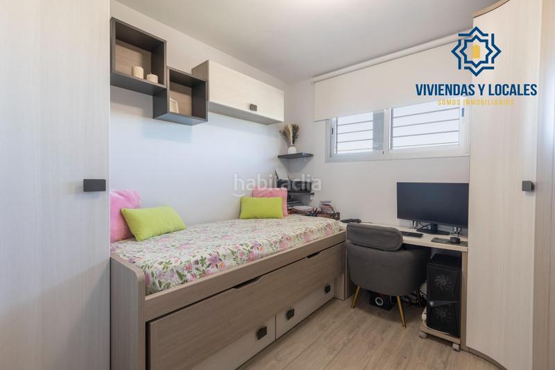 Foto 129c6e51-2349-4386-8ac9-8d95038de507. Piso en calle de circunvalación 3 piso de 2 dormitorios con garaje y trastero en la mejor zona . en Alhendín