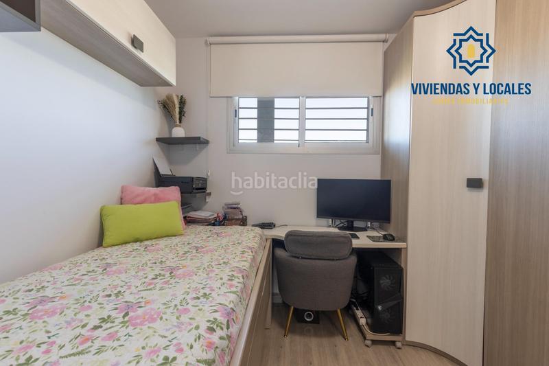 Foto ecf7fd44-00fb-4261-809d-b6ac1b6894b1. Piso en calle de circunvalación 3 piso de 2 dormitorios con garaje y trastero en la mejor zona . en Alhendín