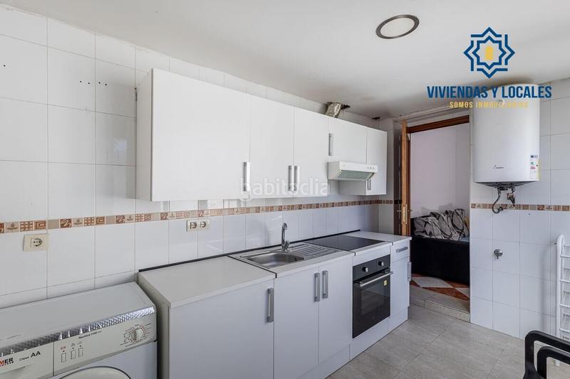Foto 560eb929-51a4-4915-8d20-a7f3e4a44493. Casa adosada adosado con dos viviendas independientes ideal para vivir o invertir! en Armilla
