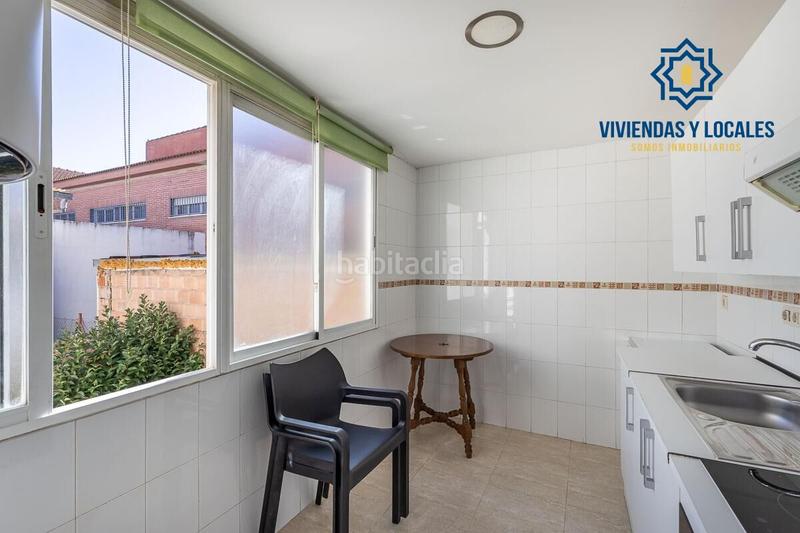 Foto eac1c9b8-0d2c-4b0f-a3f5-e8cbac93c42a. Casa adosada adosado con dos viviendas independientes ideal para vivir o invertir! en Armilla