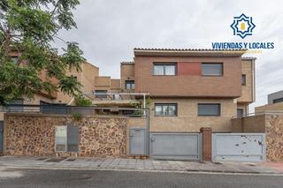 Casa adossada  Calle margarita. Exclusivo adosado en armilla vistas, luz, diseño y confort total