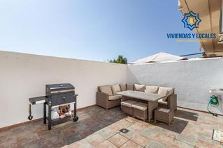 Casa adossada a Calle de manuel de falla 10. Tu casa ideal te espera en los ogíjares! tranquilidad, vistas y