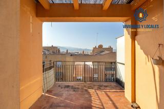 Àtic a Calle agustina de aragón. Ático con terraza y vistas en el corazón de granada  barrio figa
