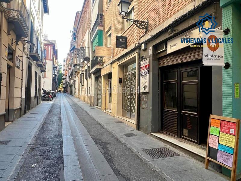 Foto 9db40939-6ba8-4afc-9f1c-cc108a395412. Alquiler local comercial local disponible con licencia de hostelería junto a puentezuelas en Granada