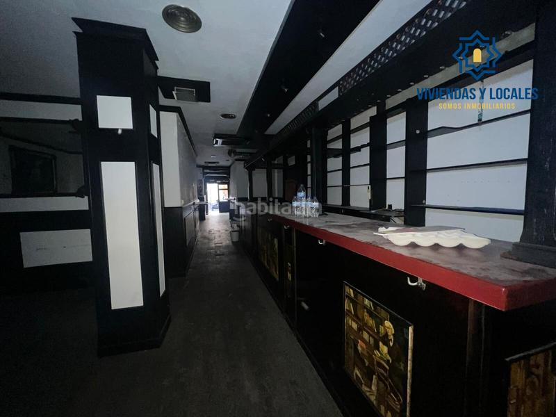 Foto a201acd6-7efb-4df3-acc1-79ffd4d07792. Alquiler local comercial local disponible con licencia de hostelería junto a puentezuelas en Granada
