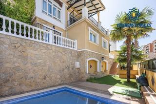 Maison à Crta. De la Sierra. Chalet individual con piscina y calidades de lujo en carretera d