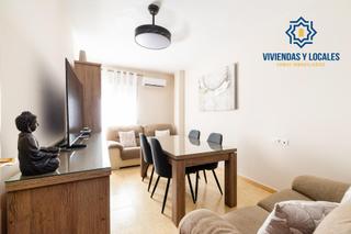 Etagenwohnung in Calle cruz 37. Piso, cochera y trastero en peligros