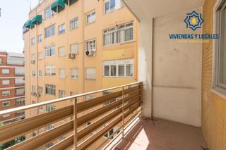 Appartement à Camino de Ronda. Amplio piso en pedro antonio de alarcón