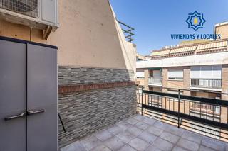 Piso en Camino de Ronda. Piso reformado con terraza en obispo hurtado