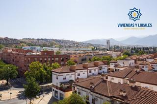 Appartement  Calle mercedes gaibrois 6. Piso con garaje y vistas despejadas. junto camino bajo de huétor
