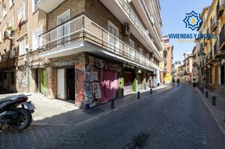Local Comercial a Calle calle de elvira, 91 91. Vendemos gran local sótano en pleno centro de granada a un preci