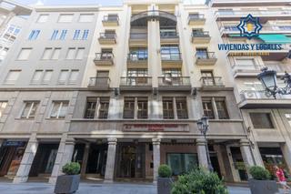 Local commercial  Calle ángel ganivet. Espacio exclusivo en pleno centro de granada  ganivet