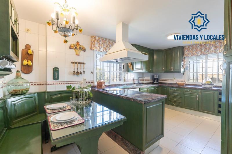 Foto 2a0d94ae-455f-4b4f-b3a7-31d741fadcdb. Chalet  en venta en la zubia con licencia turística en Zubia (La)