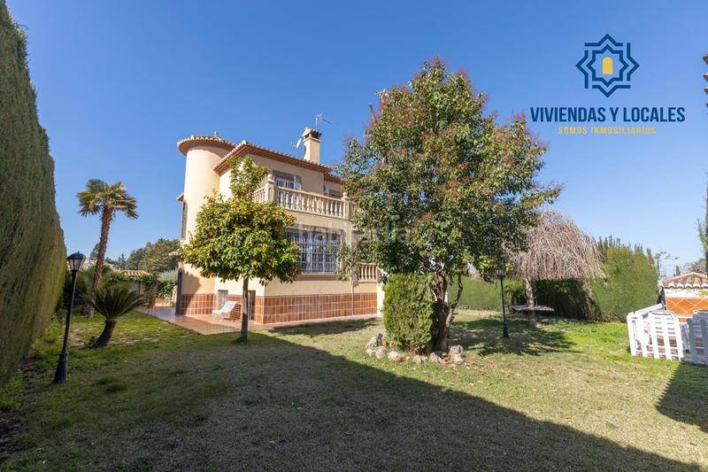 Foto 6a16f4c5-fb72-46fd-892a-97b1abded544. Chalet  en venta en la zubia con licencia turística en Zubia (La)
