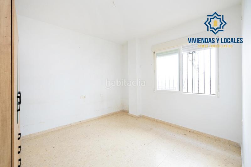 Foto 04caea73-86c8-40aa-ac05-e2a424895443. Apartamento  de 2 dormitorios junto a triunfo en Granada