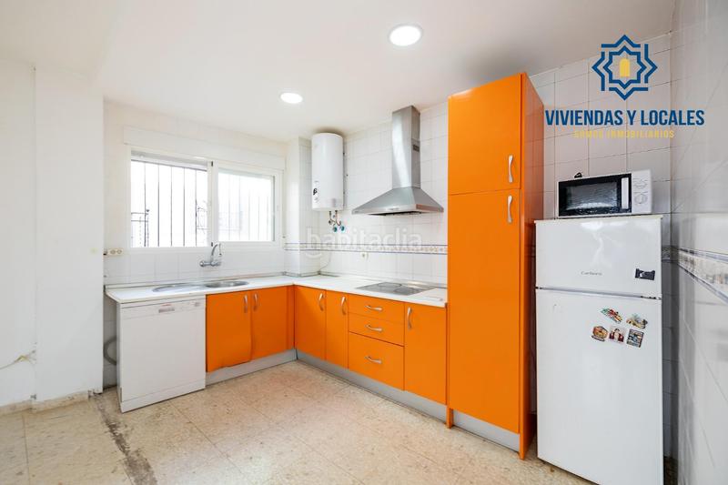 Foto 38310b0c-ba9f-4b63-83dd-8c84e1787676. Apartamento  de 2 dormitorios junto a triunfo en Granada