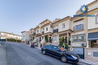 Casa adosada en Cájar. Bonita vivienda unifamiliar en cájar zona bellavista