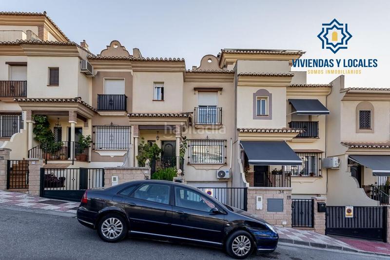 Foto fd1e9d6d-d20a-4cda-af1b-9ac389c40243. Casa adosada bonita vivienda unifamiliar zona bellavista en Cájar