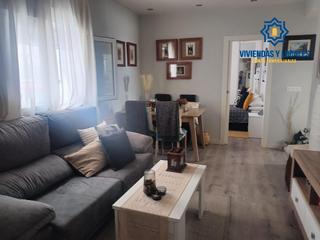Etagenwohnung in Calle de Chipre