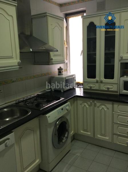 Foto 504c25b0-0aba-4fd1-a5da-ff174bc2a5b9. Alquiler piso en calle san benito s/n piso de tres dormitorios ideal estudiantes en Granada