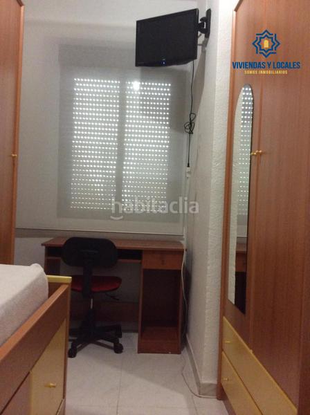 Foto b15a10ad-8a4a-4d41-9eec-2610291d70d2. Alquiler piso en calle san benito s/n piso de tres dormitorios ideal estudiantes en Granada