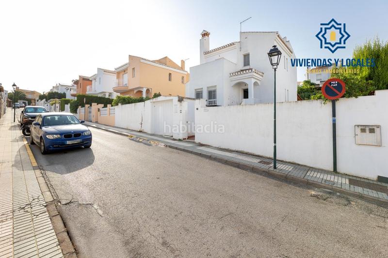 Foto a8a7e7fc-d5d3-4831-be49-384e6a3981aa. Chalet  con gran parcela y piscina en loma verde, en Albolote