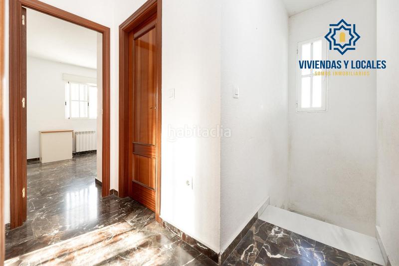 Foto c0db1de0-1a12-4200-bc4c-455262c55f67. Chalet  con gran parcela y piscina en loma verde, en Albolote