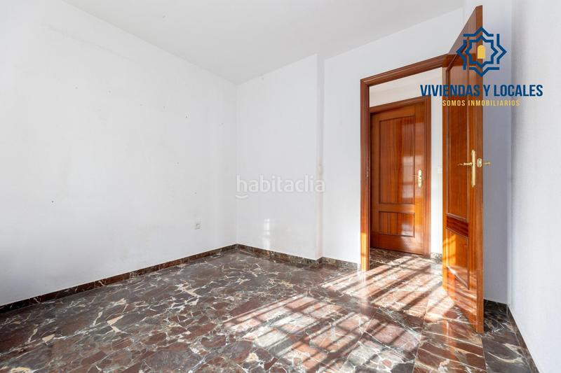 Foto e1da07de-a95d-43a3-bacc-a8df2fa7293f. Chalet  con gran parcela y piscina en loma verde, en Albolote