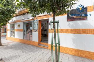 Appartement  Calle arzobispo guerrero 14. Piso haciendo esquina en la calle comercial del barrio de la cha