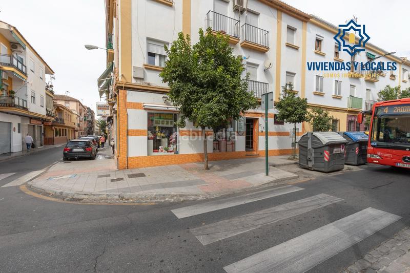 Foto 31913602-54bc-4c7b-98ca-c70bb1f38871. Piso en calle arzobispo guerrero 14 piso haciendo esquina en la calle comercial del barrio de la chana en Granada