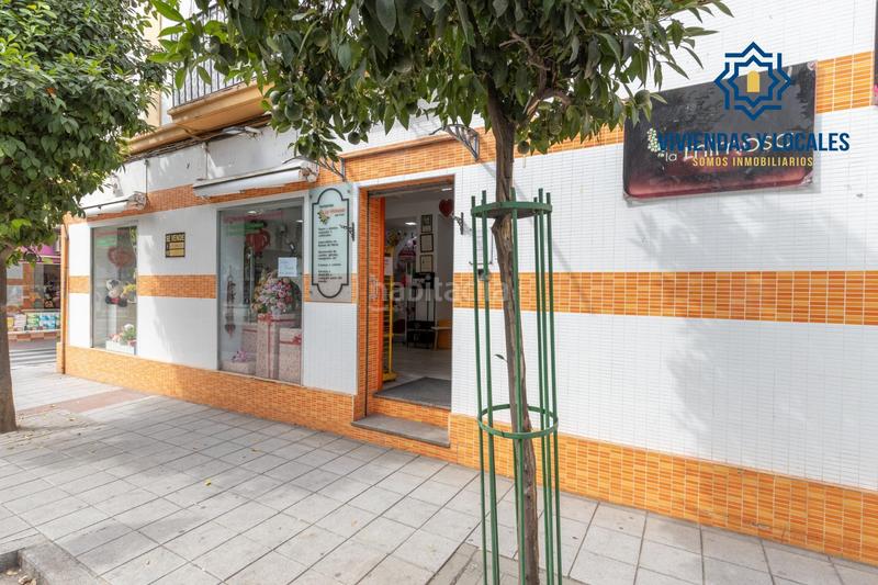 Foto b25208d5-c418-4f8b-9f01-b77739901d25. Piso en calle arzobispo guerrero 14 piso haciendo esquina en la calle comercial del barrio de la chana en Granada