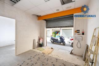 Locale commerciale in Calle DOCTOR FERNANDO ESCOBAR