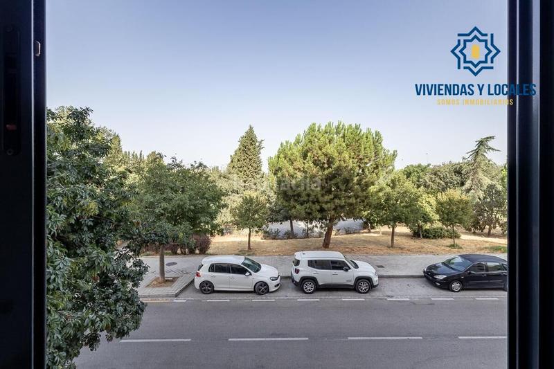 Foto 554f94a7-b2c4-44ce-b31e-4fae56d40e10. Piso  de dos dormitorios junto a parque almunia con piscina comunitaria en Granada