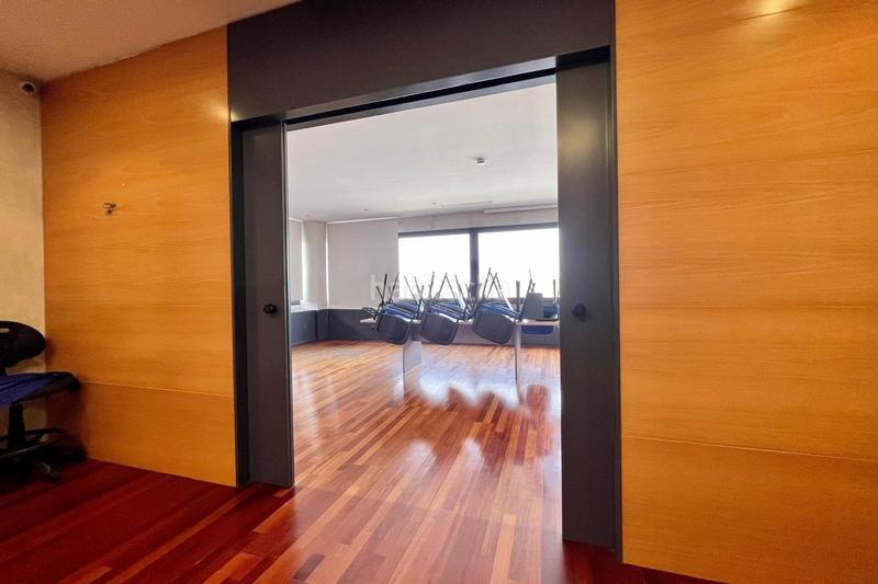 Foto 13cd02fe-9a26-43f8-a86b-45e78d915dec. Location local commercial dans Barrio de Zaidín Granada