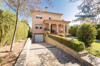 Xalet a Cúllar Vega. Tu oasis privado en urb. el ventorrillo chalet con piscina y zon