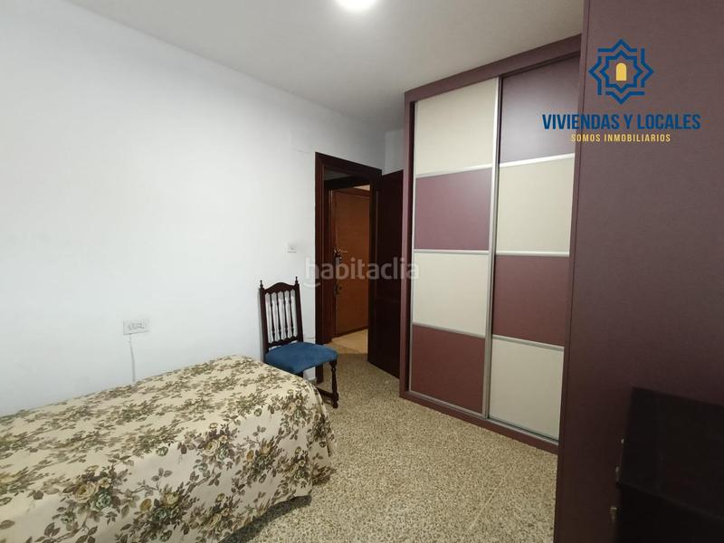 Foto f20cedd1-7605-48fe-b1d8-8a928db84926. Alquiler piso en alquiler piso cuatro dormitorios con terraza junto a recogidas en Granada