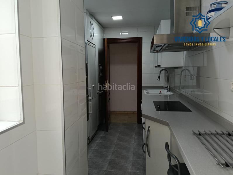 Foto fe20553b-7c4d-4b70-a8e4-3b1ecd515fa8. Alquiler piso en alquiler piso cuatro dormitorios con terraza junto a recogidas en Granada