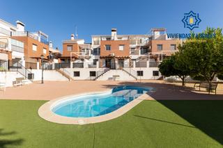 Maison jumelée  Av. los llanos. Casa adosada con piscina y pádel en urb. llanos de silva